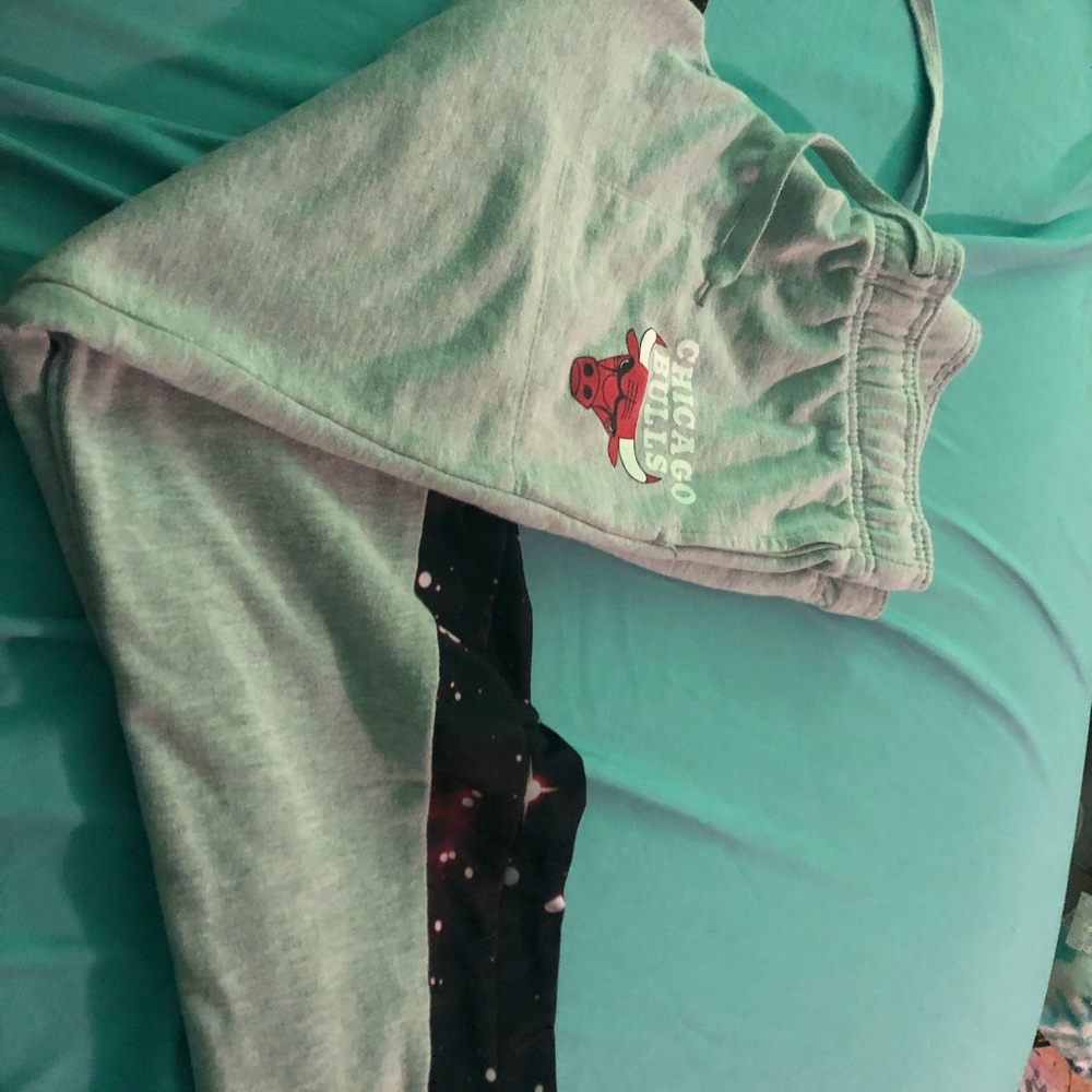 Gray and galaxy Chicago Bulls joggers